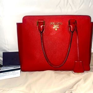 Prada saffiano fuoco